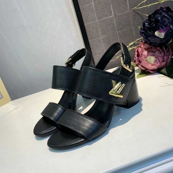 

2019 новые прибытия элегантные женские сандалии на высоком каблуке и удобные санда