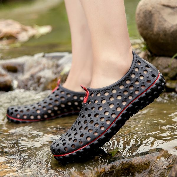 

jnngrior 2020 new summer cool beach slipony sandals men shoes,super light casual mens sandals couple shoes home wading shoes, Black