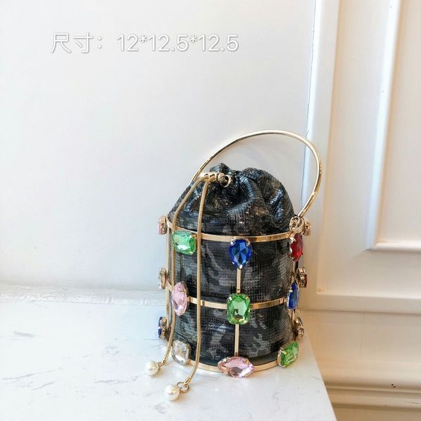 

2019 new women's bag alloy color rhinestone cage steamed stuffed bun hand bill of lading shoulder slung