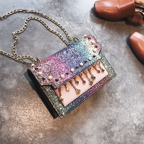 

2019 кожа pu женские дизайнерские сумки способа нового sequined плеча сумки бахромой заклепки сумка высокого качества цепи мешок
