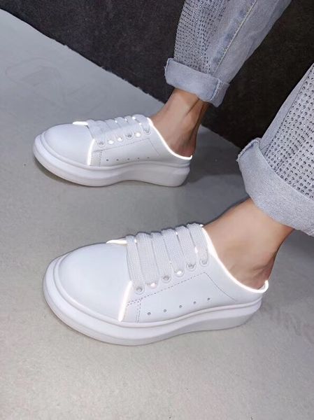 

2019 designer brand oversized sneaker features large flat laces women rubber sole sneaker leather lace-up3m reflection sneaker, Black