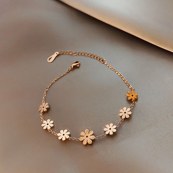 

charm bracelets simple small fresh flowers jewelry temperament titanium steel daisy bracelet for sweet girl women fashion korean accessories, Golden;silver