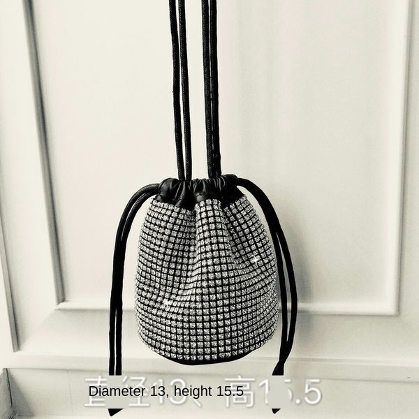 

2020 summer east shoulder gate flash diamond water pumping bucket bag mini shoulder messenger bag female