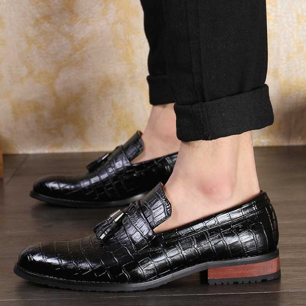 

2019 autumn casual shoes men tassel leather loafers male business dress office shoes formal wedding male loafers hc-571, Black