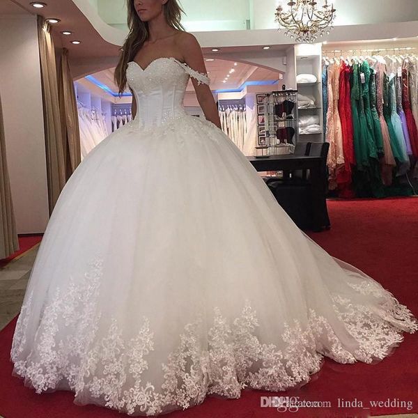 2019 Vintage Saudi África Longa Lace Ball Vestido Vestido de Casamento Cap Sleeves Médio Oriente Dubai Estilo Vestido Bridal Plus Size Custom Feito