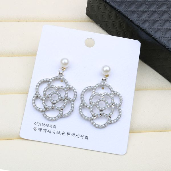 

korean style s925 silver needle korean temperament retro metal camellia earrings net red with the same model face thin pearl ears, Golden;silver