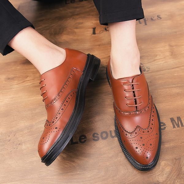 

new design men fashion party nightclub dress soft leather shoes carving bullock shoe gentlemen brogue sneaker zapatillas hombre, Black