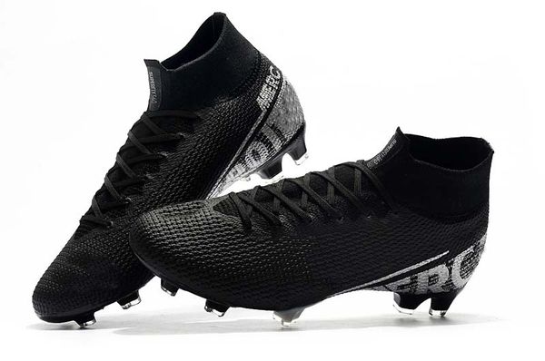 boys size 7 soccer cleats