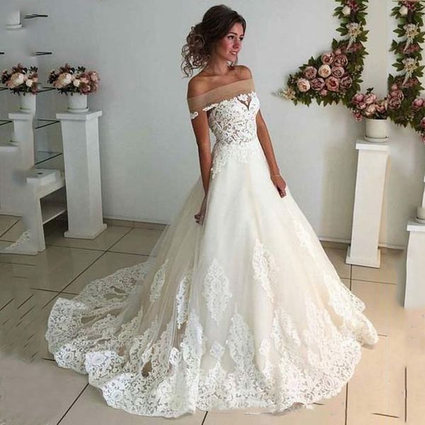 

с плеча кружевные свадебные платья 2020 с аппликацией короткие рукава придворный поезд зашнуровать назад свадебные платья, White