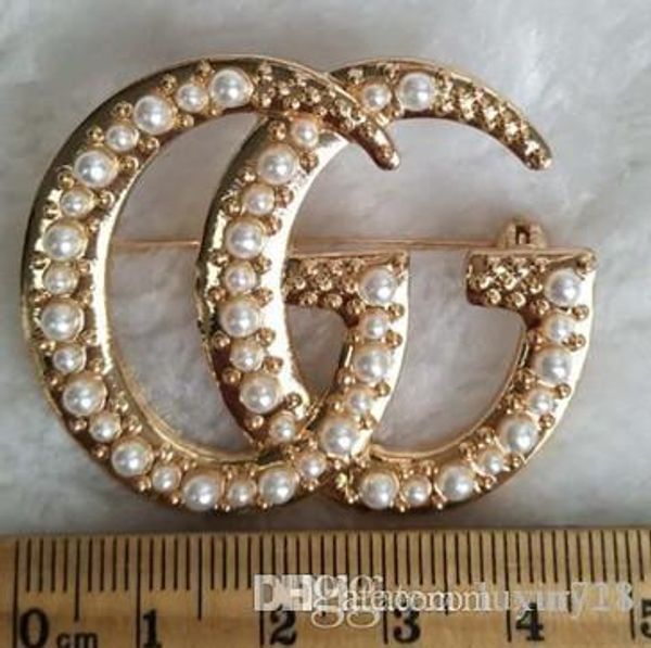 

горячий кристалл rhinestone письмо броши pin hollow корсаж брошь женщины мода ювелирных изделия костюм украшение протяжка для женщин свитера, Gray