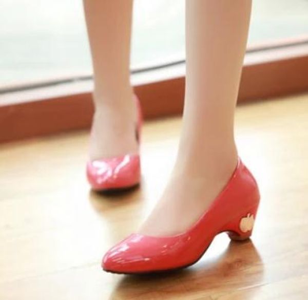 

2019 women's shoes in spring and autumn with new style low heel shallow mouth pointed end, Black