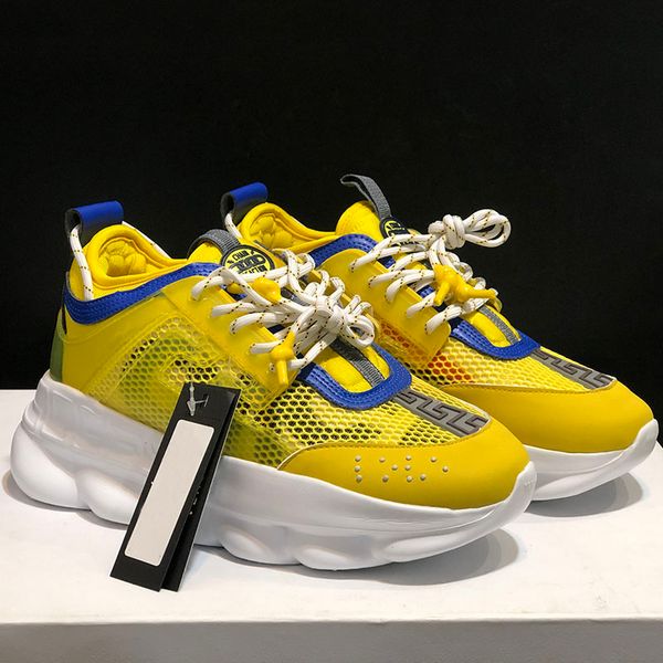 

2019 new chain reaction 2 luxury mens womens district medusa lux link-embossed sole casual running shoes des chaussures trainer size 5.5-11, White;red