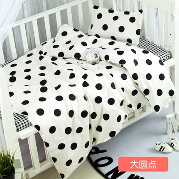 

good quality children baby crib nursery bedding set pure cotton nursery bedding set black dots ,duvet/sheet/pillow, with filling