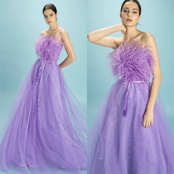 2020 A linha de vestidos de noite Strapless mangas Feather Ruched Tulle Prom Dress Fitas Sash Custom Made Varrer Party Train Vestido barato