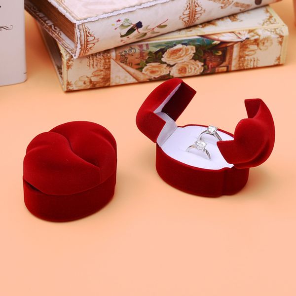 

[ddisplay] velvet love couple ring red jewelry box wedding rings jewelry standing holder engaged jubilant rings jewelry case, Black;white
