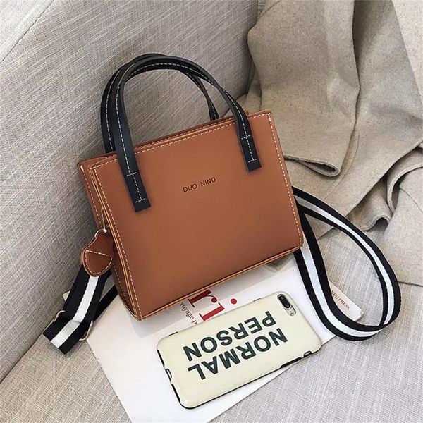 

38# 2020summer новый женщин маленький квадрат пакет дикий случайный messenger сумка моды плеча сумка мешок основной роковой