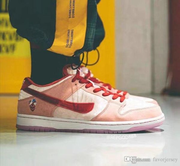 

2020 new dunk sb low plum strangelove x dunks running shoes women mens designer skateboard trainers sude sneakers cu1726-500, White;red