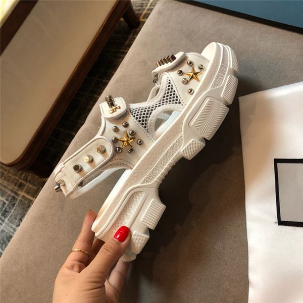 

роскошные дизайнерские классические сандалии lady summer 2019 designer's luxury dsigner brand sandals metal edge ретро женская обувь, Black