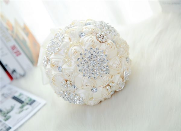 

white bridal wedding bouquet de mariage pearls bridesmaid artificial wedding bouquets flower crystal buque de noiva 2020