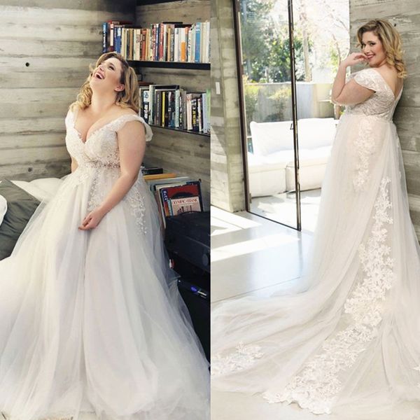 

plus size wedding dress cap sleeve v neck floral appliqued lace tulle a line bridal gowns vestidos de noiva 2020 elegant new, White