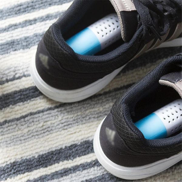 

2pcs capsule shape desiccant shoe deodorant dryer deodorizer smell absorber hygroscopic agent drawer closet moisture proof l*5