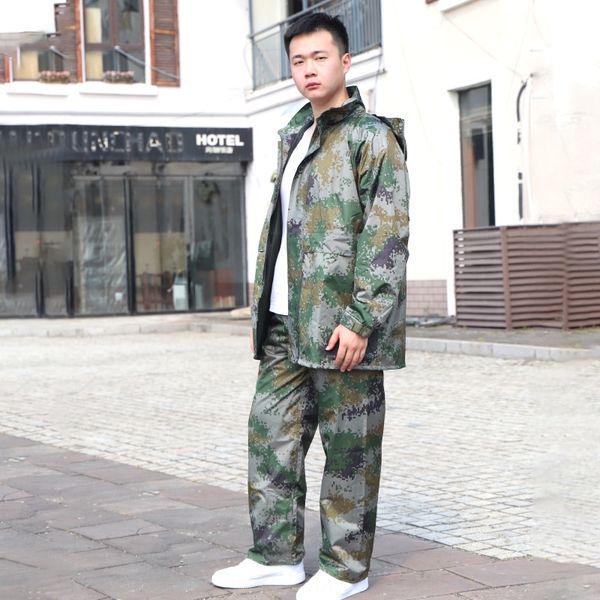 

camouflage split suit labor protection motorcycle motorcycle split raincoat police reflective raincoat, Red;brown