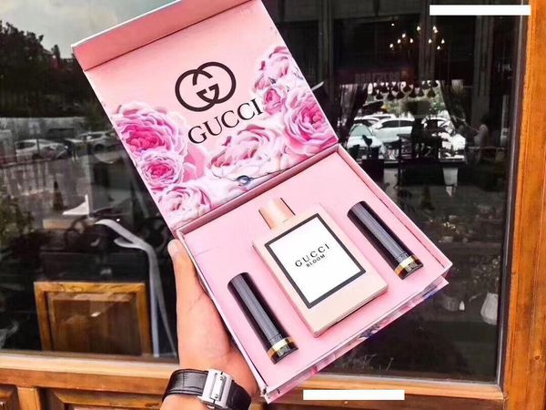 

new lipstick 3 pc set makeup luster lipstick+100ml perfume retro frost matte lipsticks colors lipsticks 070# 690# with box, Gray