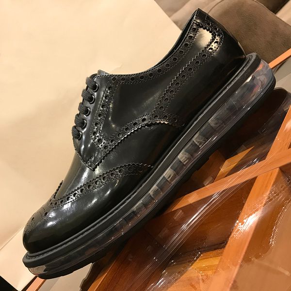 

2019 fashion brand custom-made italian imported beaded cowhide material lace air cushion dress truss head man's, Black