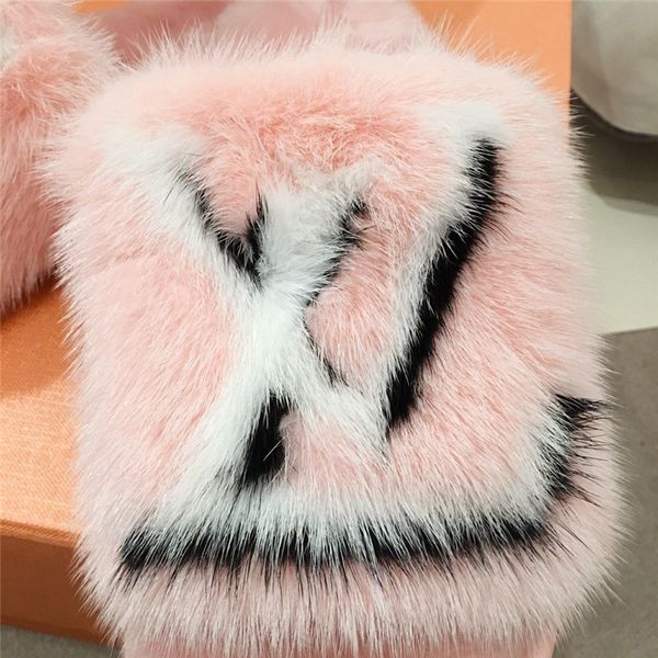

the latest mink slippers are made entirely of wool and are available in sizes #35-42, Black