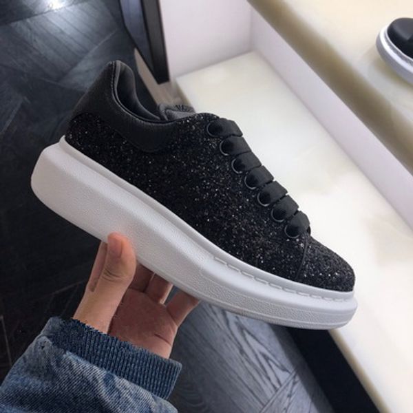 

new classic brand дизайнеѬ кѬоовки мђжин женин мод лђие каева кожи плокий и