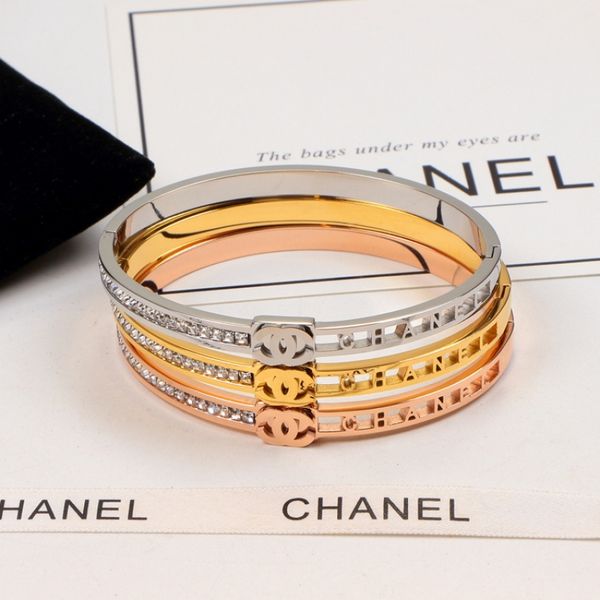 

Per onality hollow letter bracelet fa hion rhine tone girl party bangle bride wedding titanium teel bracelet vintage cla ic lady jewelry, Black