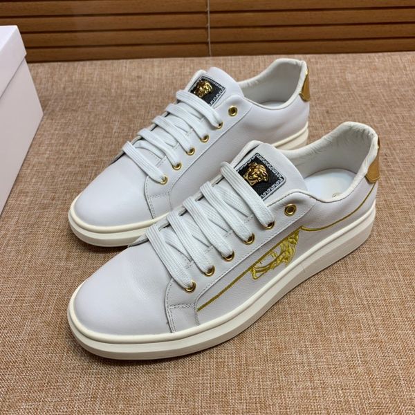 

the same style high-end luxury men's casual jogging shoes triple fashion men's brand platform men's shoes classic vintage med, Black