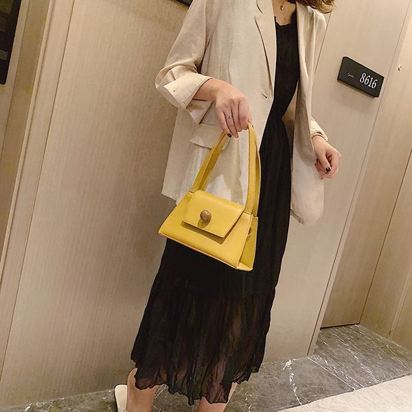 

сумка messenger сумка женская новый стиль 2020 лето популярный темперамент простой женский чистый красный текстура квадратный слинг