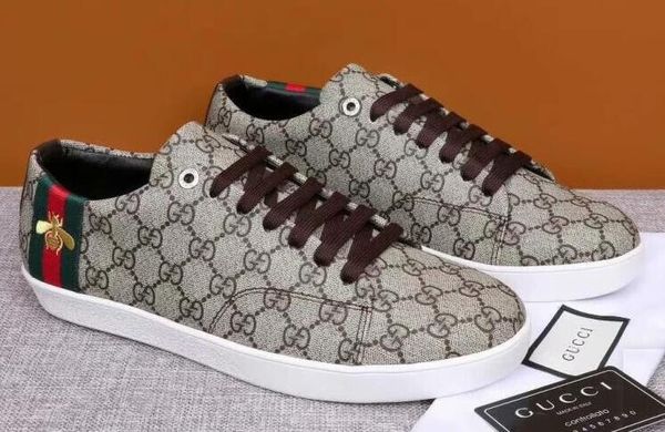 

2019 men ca ual hoe neaker famou brand red bottom de igner men luxury hoe genuine leather men hoe white piked toe flat no box, Blue;gray