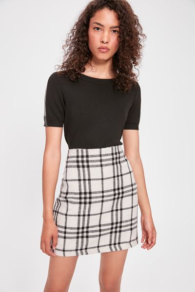 

trendyol raw white plaid skirt twoaw20et0206, Black