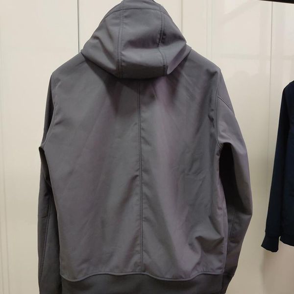 

2019seller 19ss 43427 light soft shell-r jacket men jacket facshion hflsjk323, Black;brown