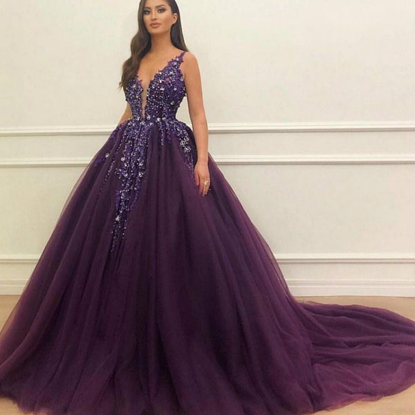 2022 Sexy Roxo Roxo Bola Vestido Quinceanera Vestidos Appliques Lantejoulas Deep V Neck Tulle Noite Vestidos De Festa De Promprés BC10968