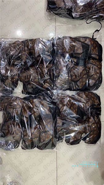 

Роскошные Half Face Mask против пыли Haze Mouth Маски моющегося дышащего Мода печать Женщины Люди маска партии Открытого Велоспорт Дизайнер CoverD42007