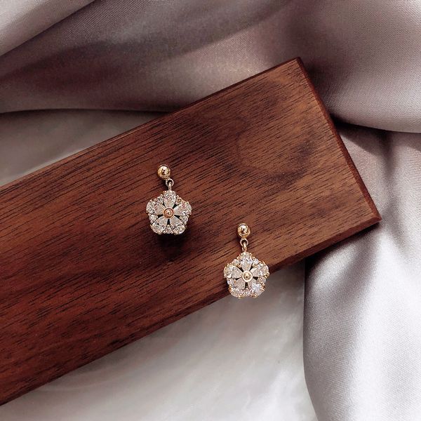 

ustar cute cz flower stud earrings for women gold color female earring bijoux party fashion jewelry gifts, Golden;silver