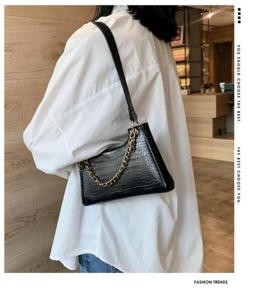 

2020 new korean casual shoulder messenger bag women's cute fashion messenger bag ladies