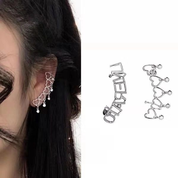 

maxi мода дизайн стильный простой моды письмо love heart asymmetric уха клип серьги для chic девочек, Golden;silver