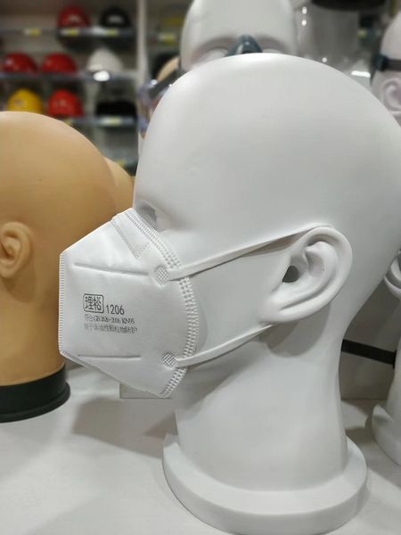 

100pcs/dhl facial protective cover masks profession kn95 n95 respirator masks online factory anti-dust safety earloop mask for sickness