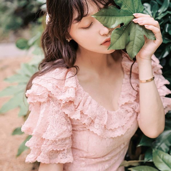 

2019 new woman sleeping dress retro hook flower hollow lace lotus leaf collar long nightdress was slim female nightgowns qz1062, Black;red