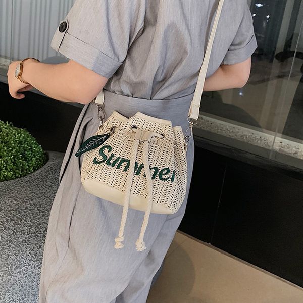

bolsos college wind straw bucket bag women's shoulder messenger bag 2019 bolsa de tejida colegio viento pajilla paquete