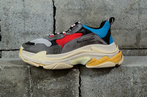 

Luxury de igner port ca ual hoe triple de igner low old dad neaker combination ole boot men women runner hoe quality