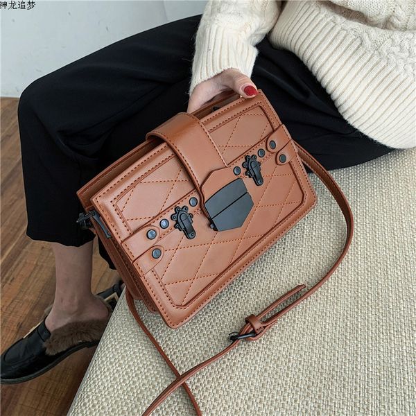 

женщины rivet crossbody сумки для женщин 2020 кожа роскошные сумки конструктора sling мешком главная дамы рука плеча сумку