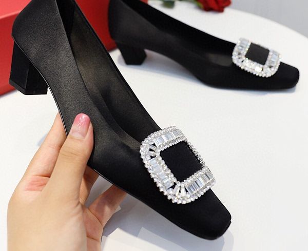 

wholesale women design dress shoes ,brand slippers, sandle etc, 3 colors for chosen,fast delivery by hdl, Black