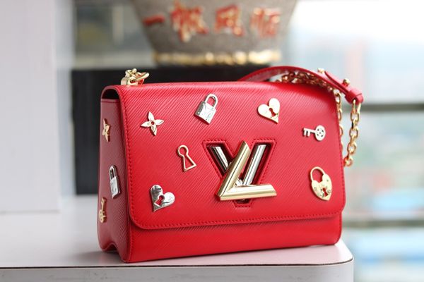 

Оригинальная высококачественная женская Натуральная Натуральная Кожа V Love Lock Flap