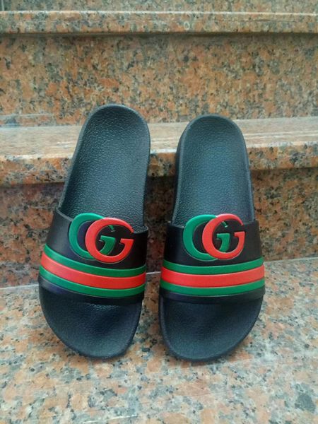 

Мода классический Европа люксовый бренд мужская повседневная Air Beach Slide сандалии Medusa потертости тапочки скольжения на сандалии пешие прогулки обувь