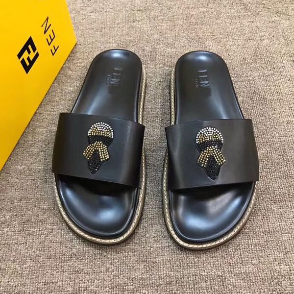

new luxury mens flip flop designer sandals summer beach non-slip flip flops letter leather flat slippers black white of high quality